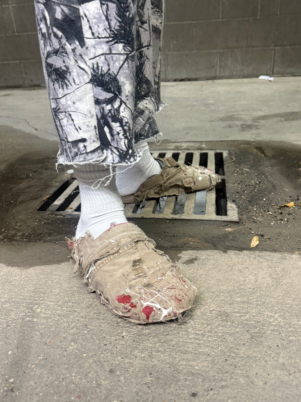 Splatter Cargo Clogs